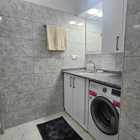 Apartament Near The Sea *